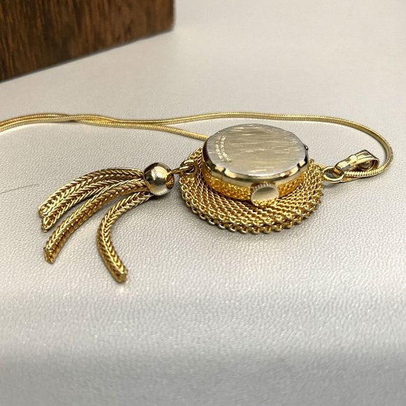Beacon Hill 17 Jewels Pendant Necklace Watch Wind Up Goldtone Working EUC - Picture 9 of 12